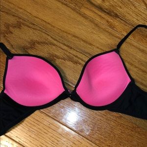 xhiliration t-shirt Push Up Black Bra